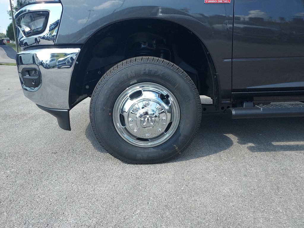 New 2027 RAM 3500 Tradesman AWD/4WD image 10