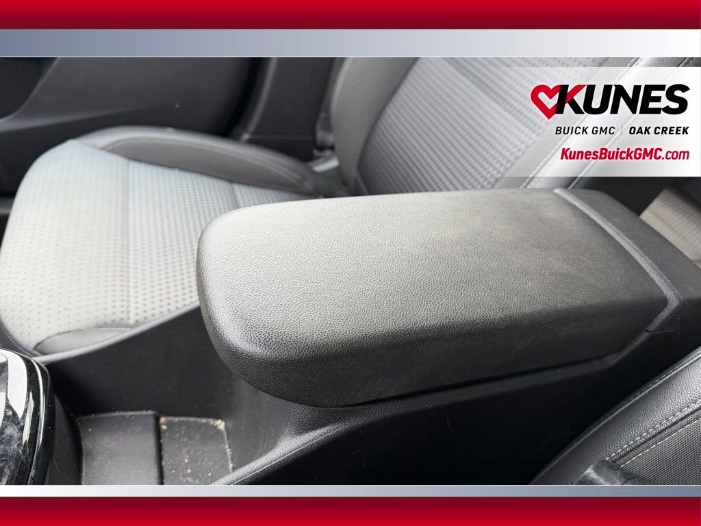 Used 2025 Chevrolet Trax LT FWD image 21