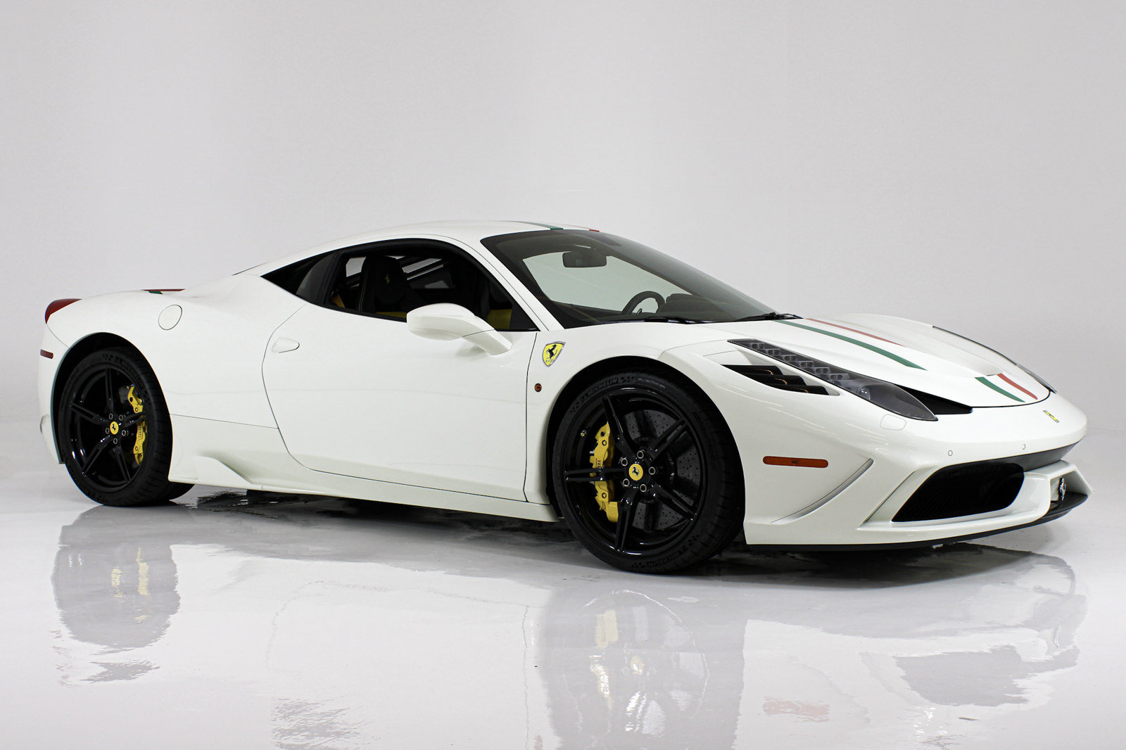 Used 2015 Ferrari 458 Speciale Coupe RWD image 12