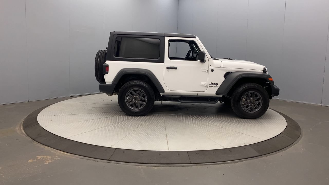 Used 2025 Jeep Wrangler Sport AWD/4WD image 6
