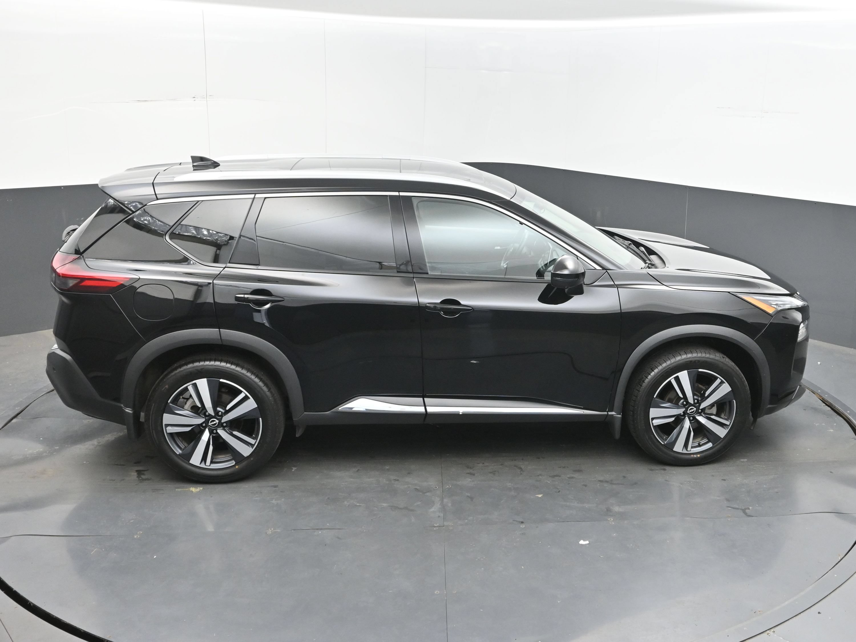 Used 2023 Nissan Rogue SL AWD/4WD image 33