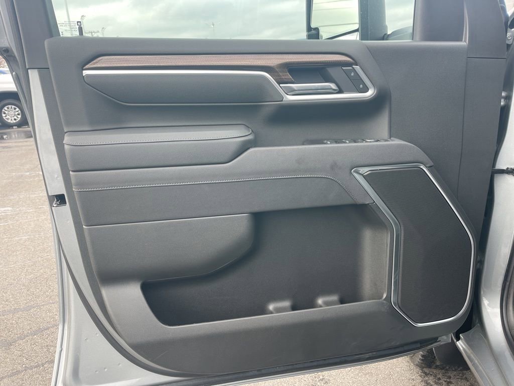 Used 2025 Chevrolet Silverado 2500 LT w/ Safety Package image 9