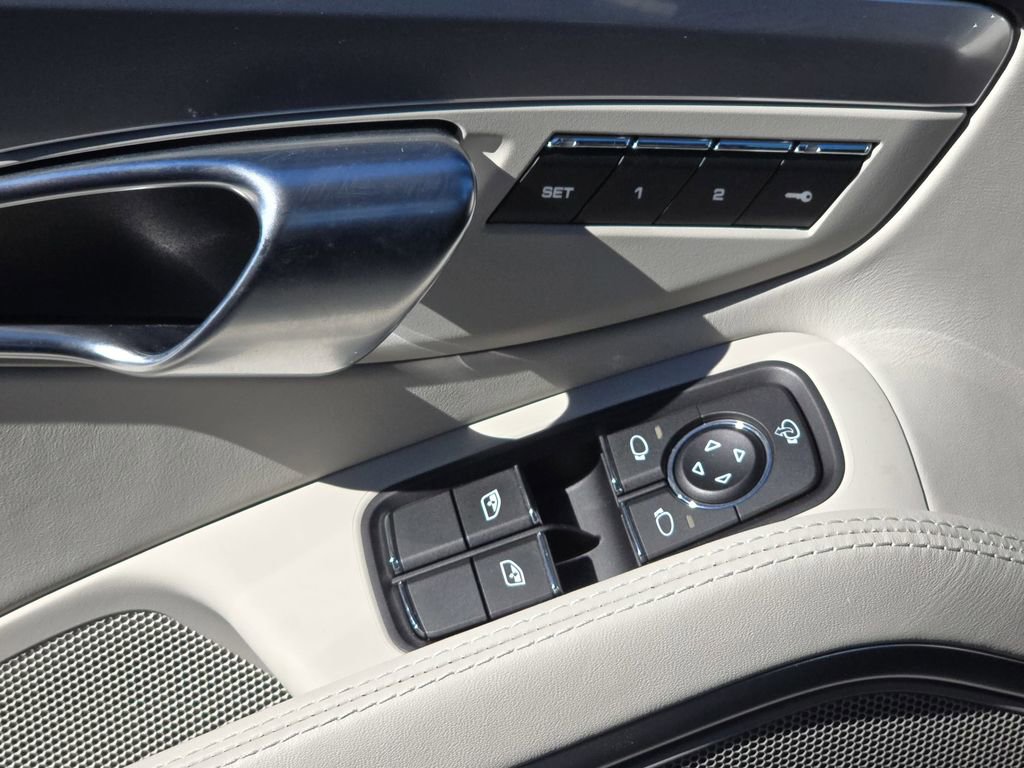 Used 2024 Porsche 718 Boxster S image 28