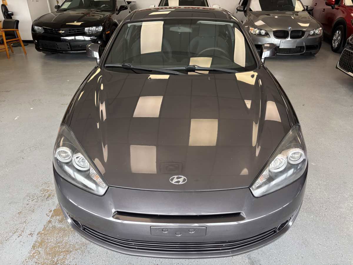 Used 2008 Hyundai Tiburon GS image 2