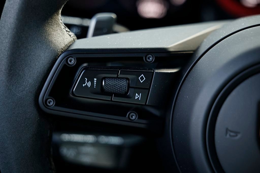 Certified 2023 Porsche 911 Carrera GTS RWD image 33