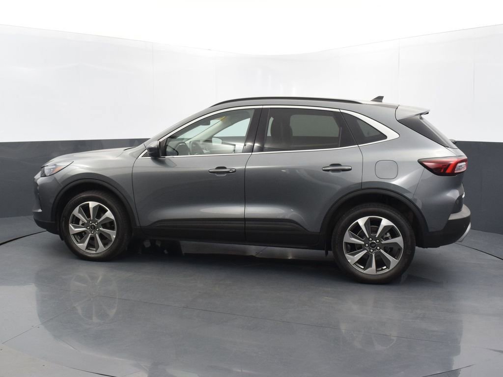 Used 2024 Ford Escape Platinum image 5