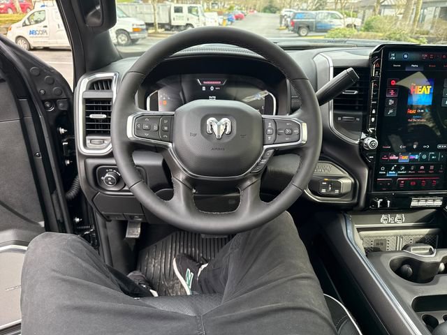 New 2025 RAM 2500 Laramie AWD/4WD image 17