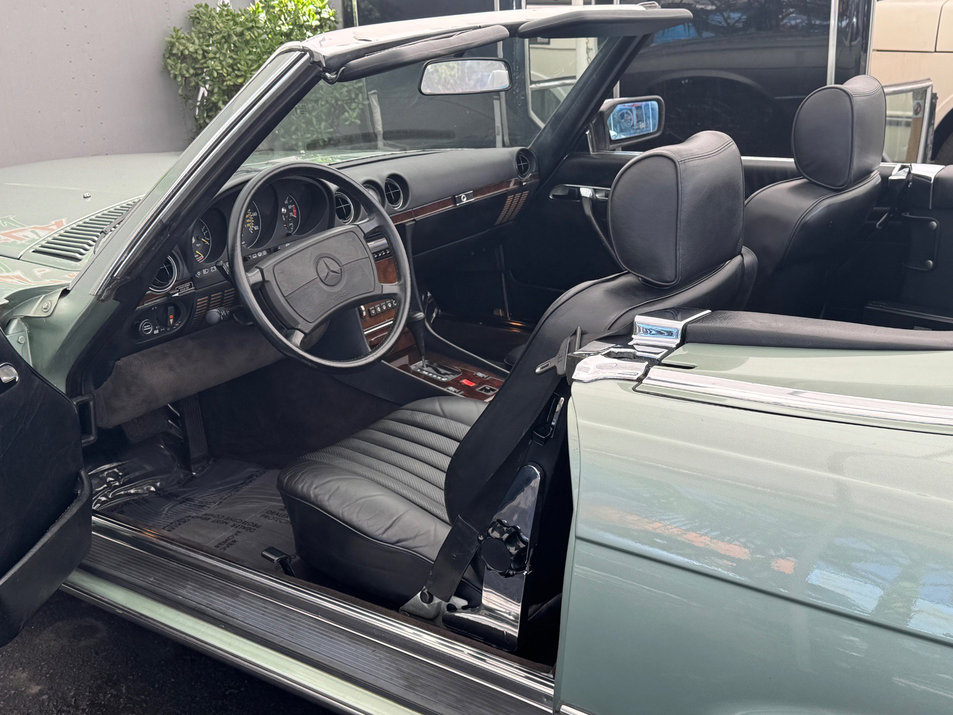 Used 1988 Mercedes-Benz 560 SL image 27