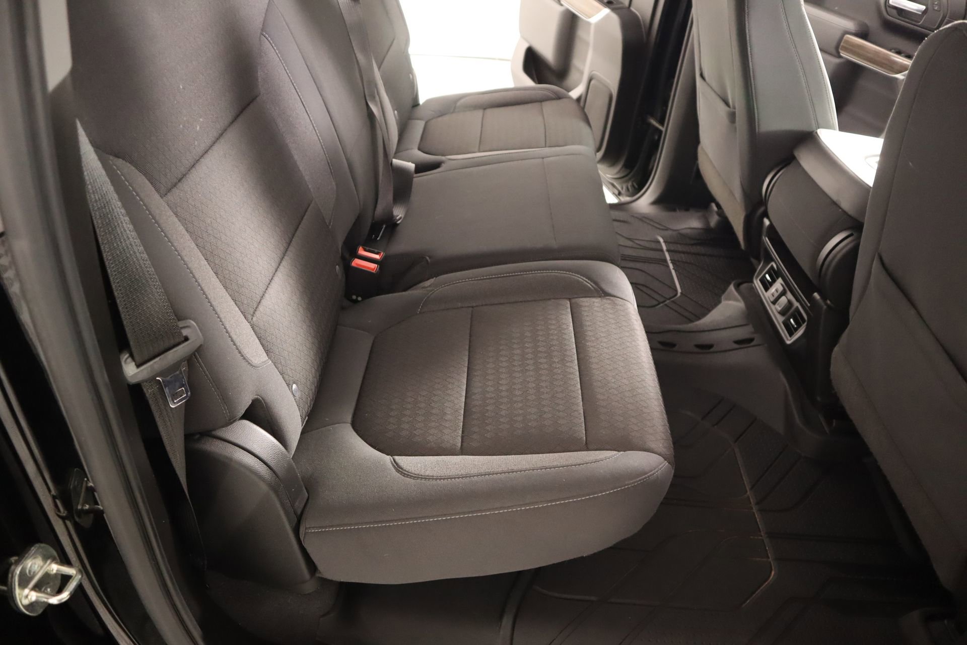 Used 2020 Chevrolet Silverado 1500 RST w/ RST Value Package image 13