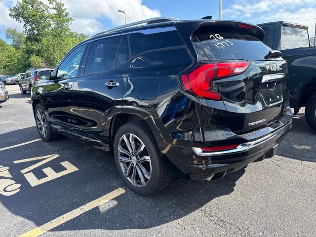 Used 2020 GMC Terrain Denali w/ Denali Premium Package AWD/4WD image 8