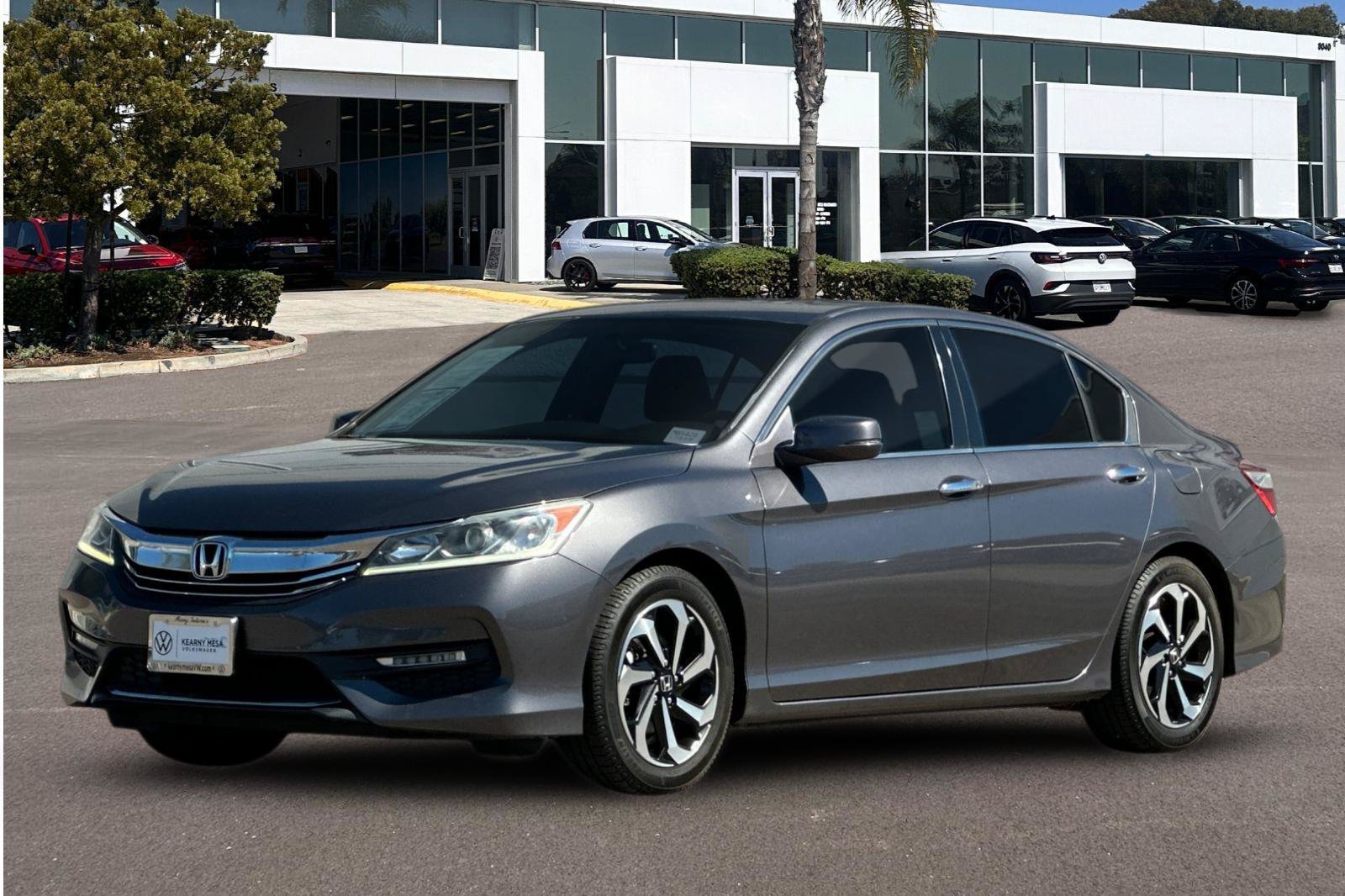 Used 2017 Honda Accord EX image 7