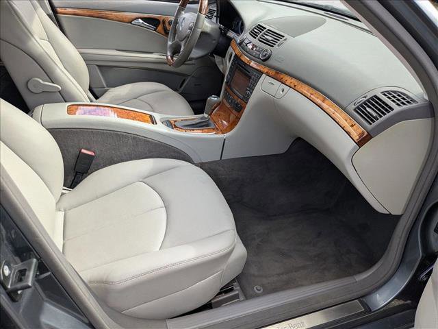 Used 2009 Mercedes-Benz E 350 4MATIC Sedan image 20