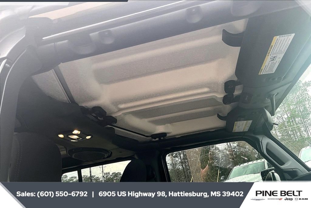 Used 2021 Jeep Gladiator Willys image 16