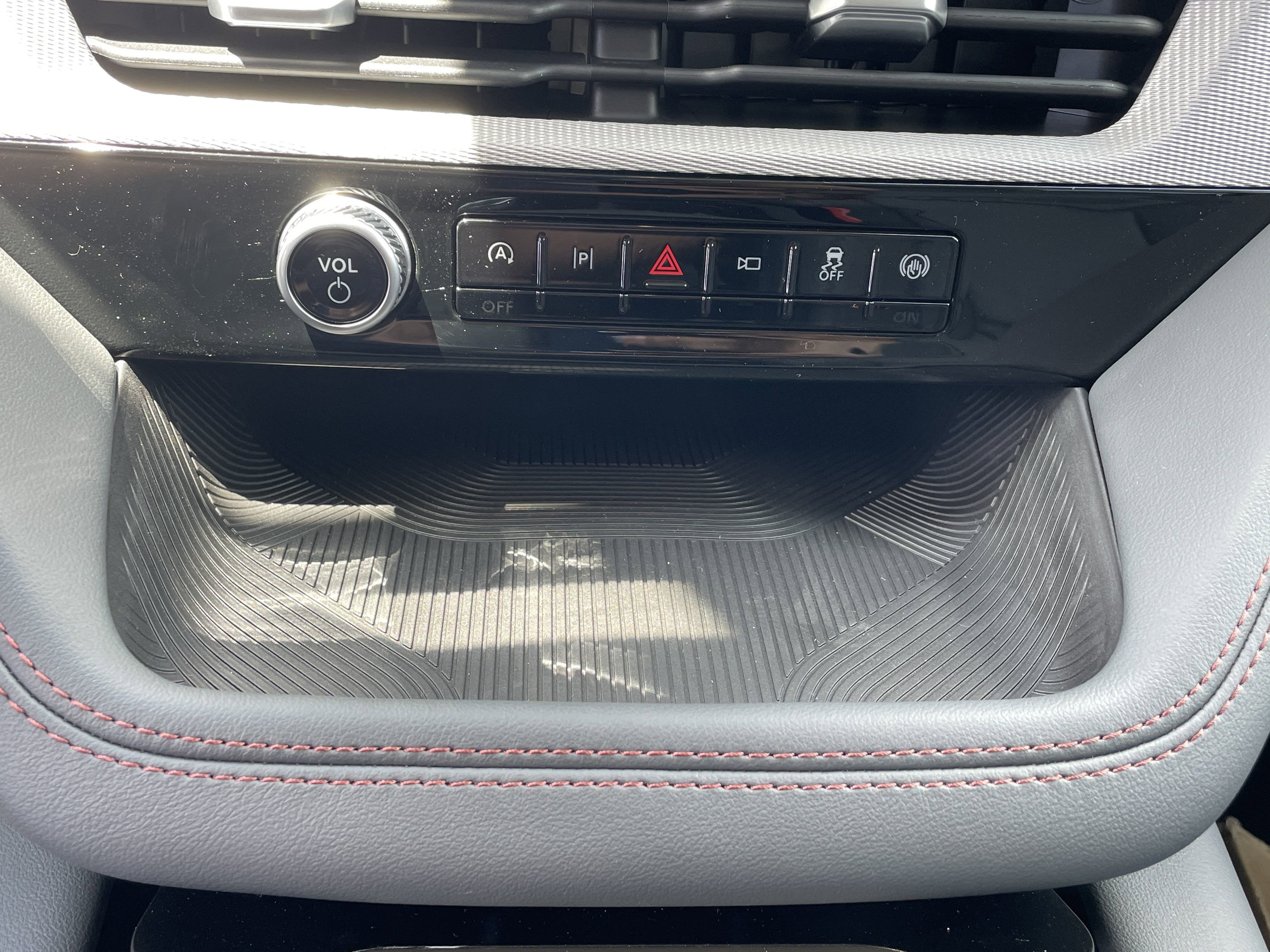 New 2025 Ford Explorer Active w/ Active Comfort Package image 32