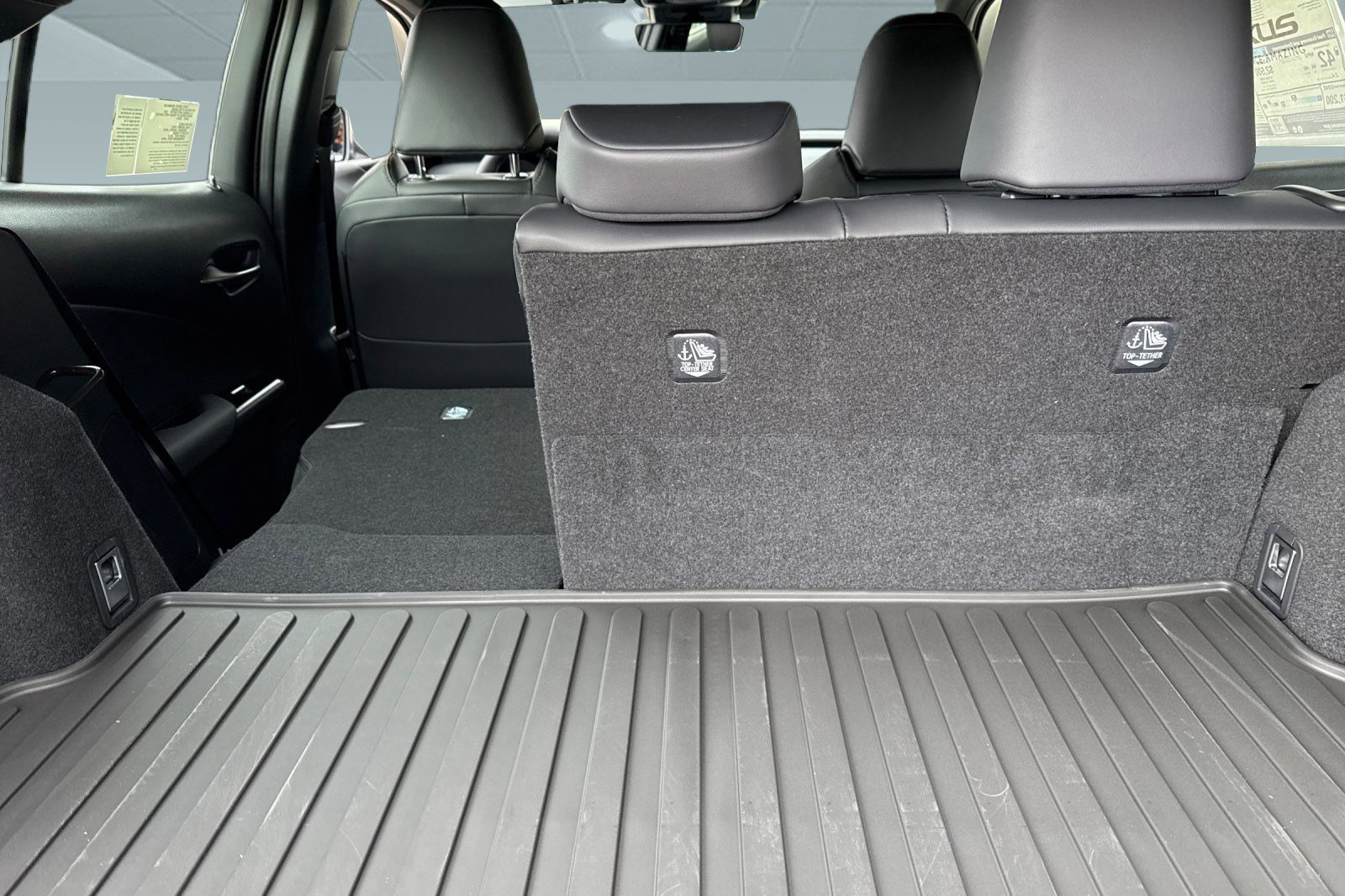 New 2026 Lexus UX 300h AWD image 25
