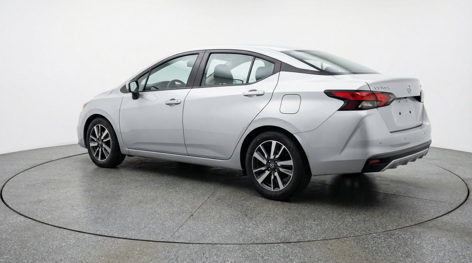 Used 2025 Nissan Versa SV FWD image 6