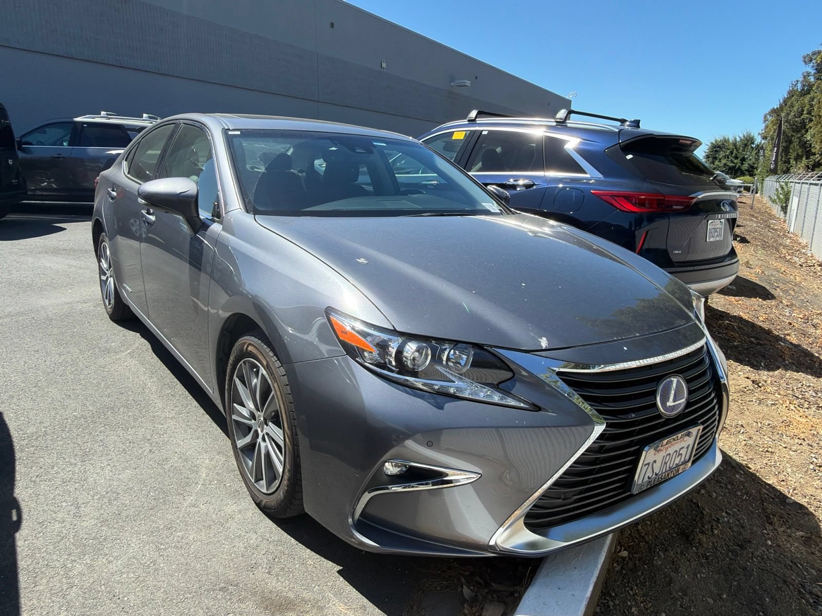 Used 2016 Lexus ES 300h w/ Navigation System Package FWD image 1