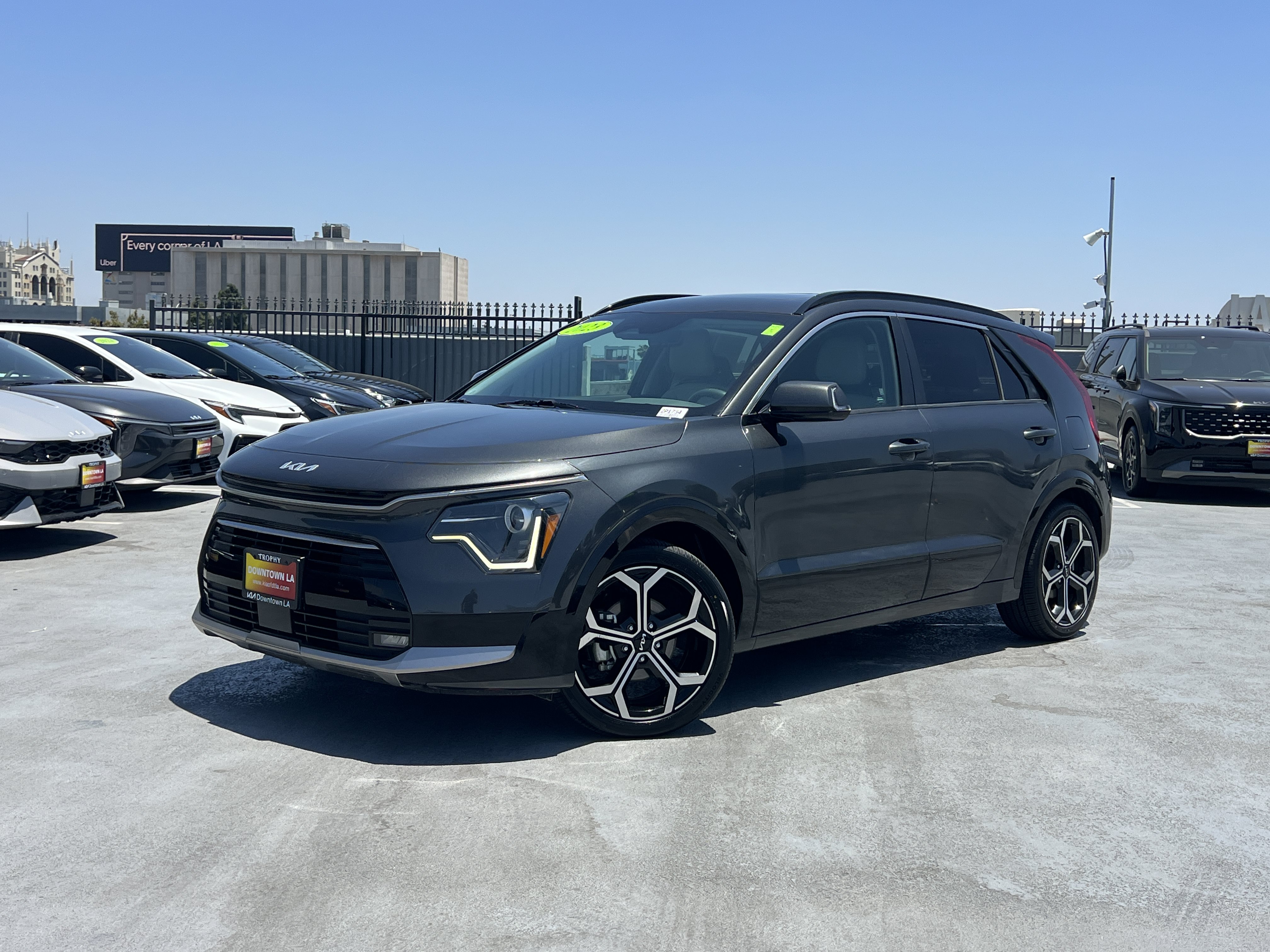 Certified 2023 Kia Niro EX Touring FWD image 2