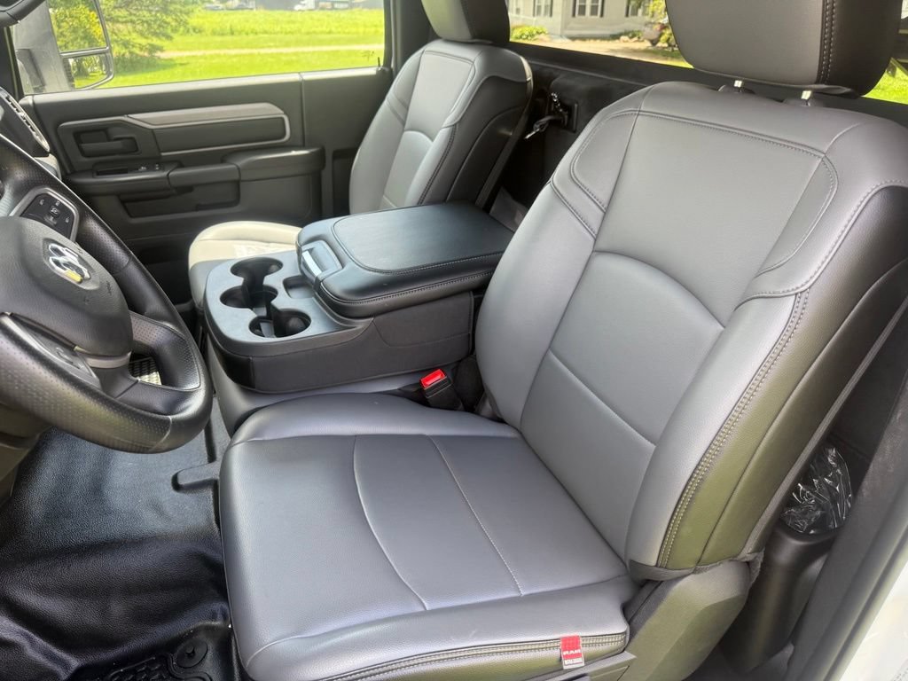 New 2024 RAM 5500 Tradesman RWD image 19