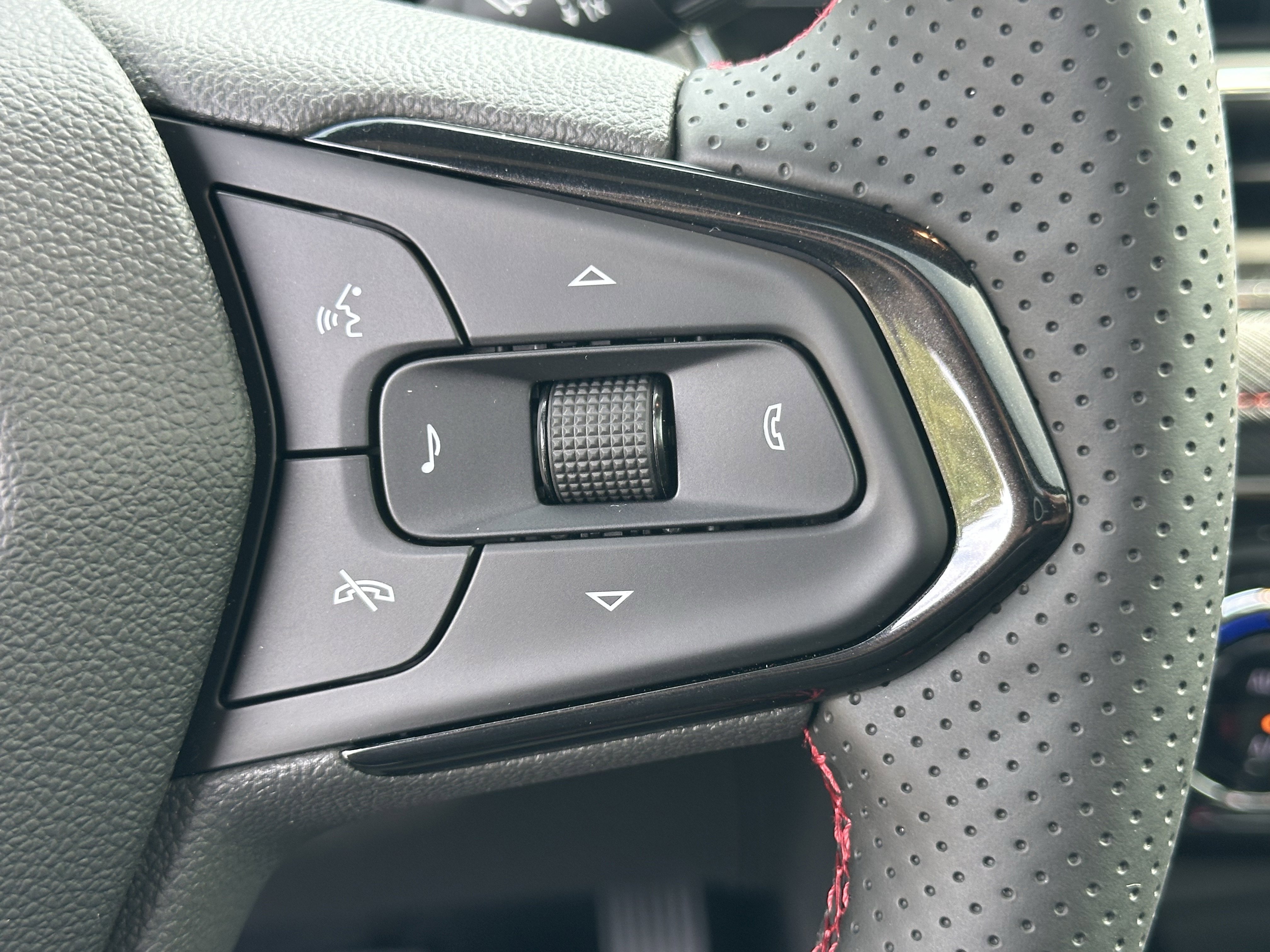 New 2025 Chevrolet TrailBlazer RS w/ Convenience Package image 22