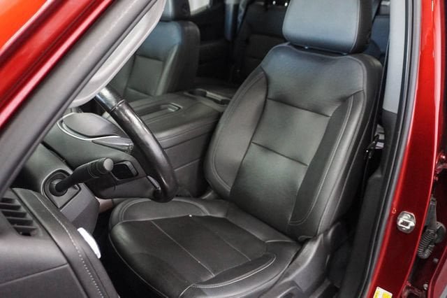 Used 2021 GMC Sierra 1500 SLT w/ SLT Premium Package AWD/4WD image 13
