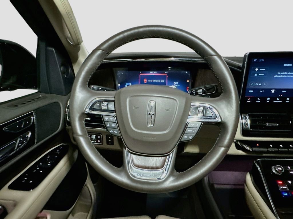 Used 2022 Lincoln Navigator L Reserve w/ Monochromatic Package image 10
