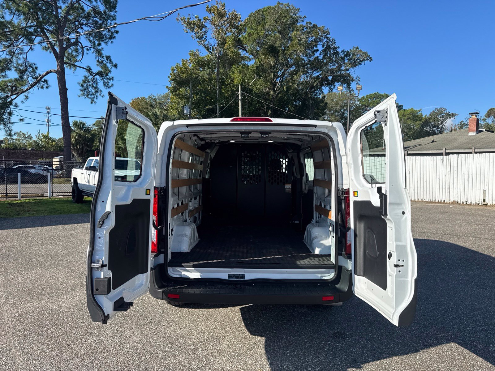 Used 2025 Ford Transit 250 Low Roof w/ Exterior Upgrade Package RWD image 9