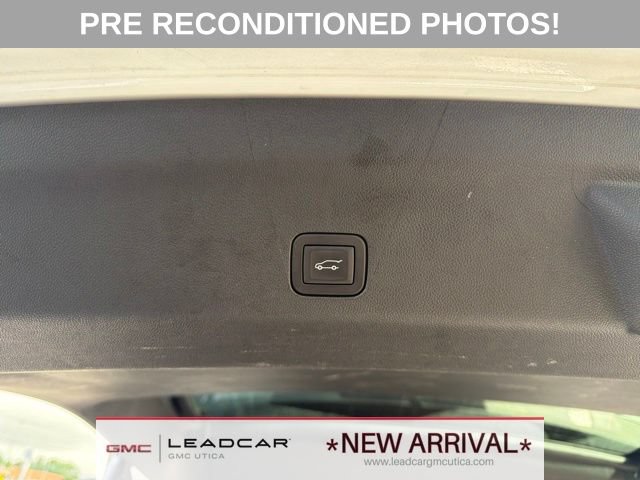 Used 2025 GMC Yukon AT4 AWD/4WD image 20