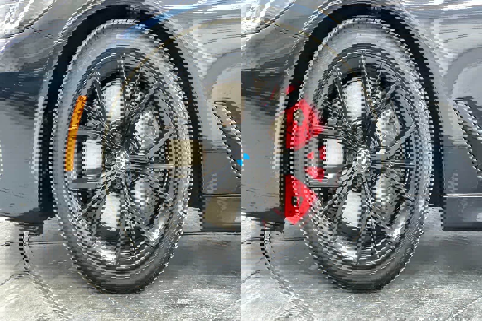 Used 2023 BMW M550i xDrive w/ Parking Assistance Package image 25