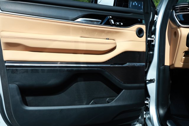 New 2026 Jeep Grand Wagoneer L Summit AWD/4WD image 27