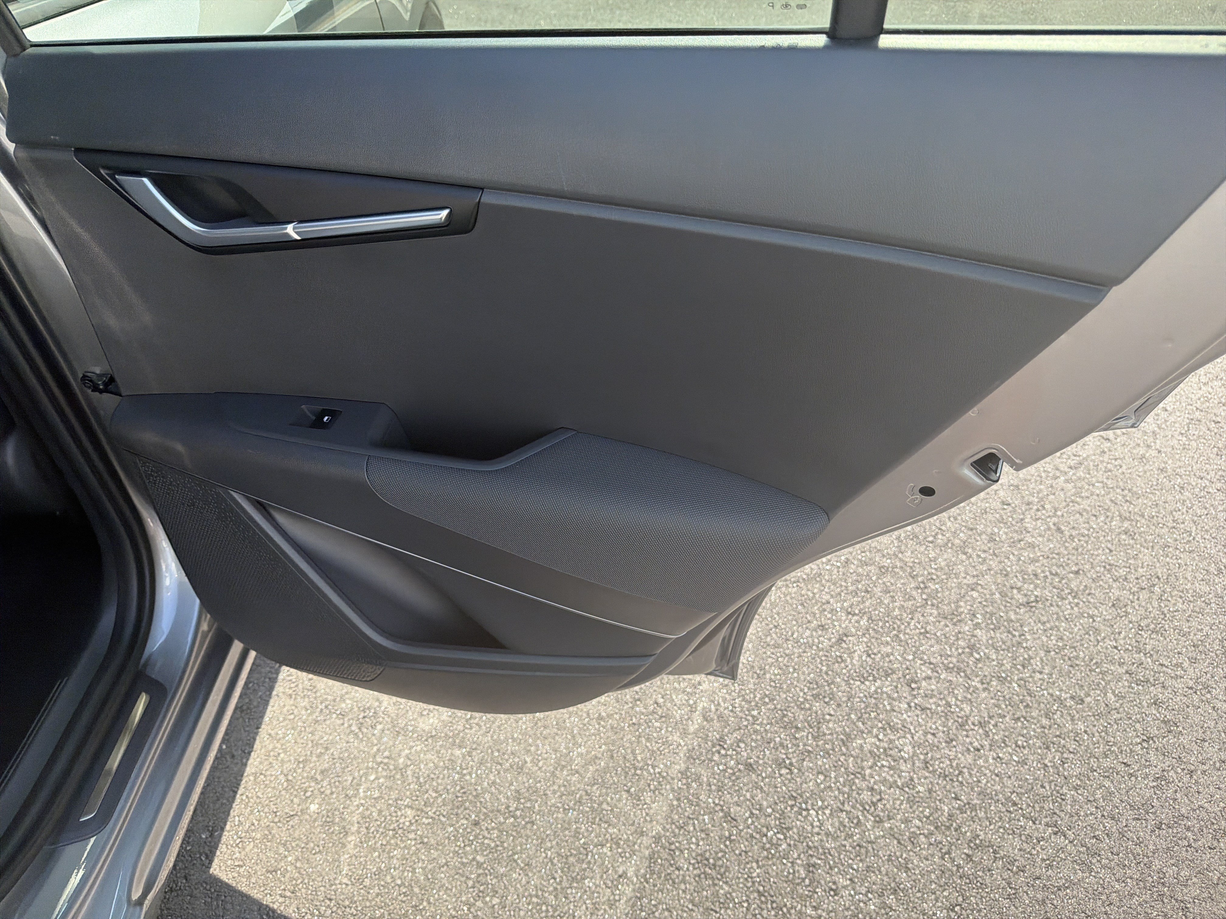 Certified 2025 Kia Niro FWD image 16