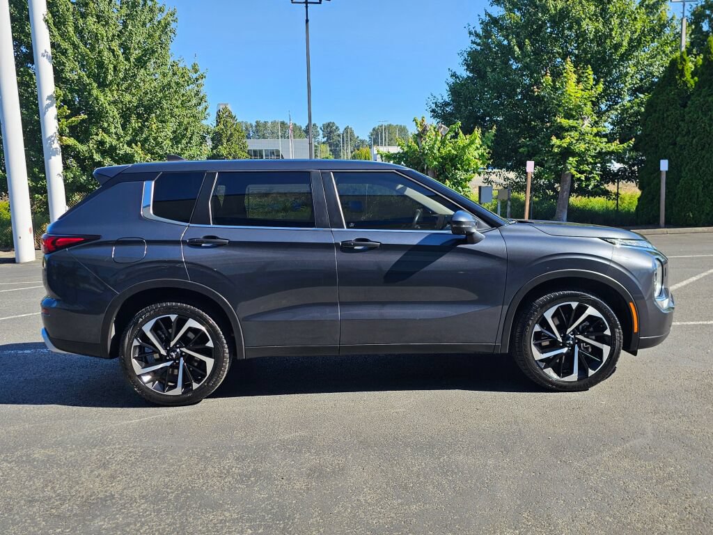Used 2024 Mitsubishi Outlander SE AWD/4WD image 6