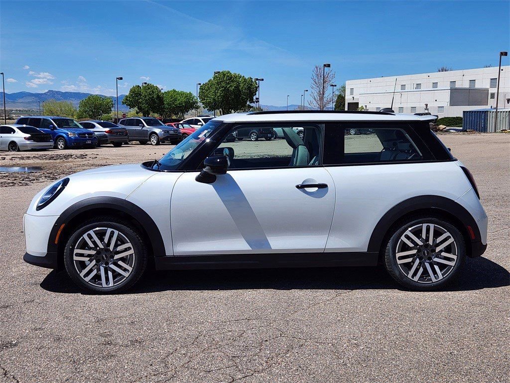 Used 2025 MINI Cooper S FWD image 2