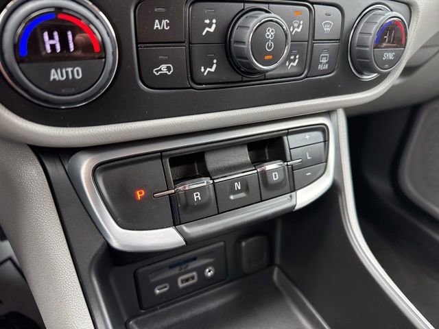Used 2022 GMC Terrain SLT image 35