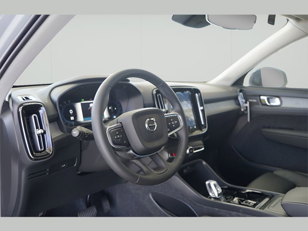 New 2025 Volvo XC40 B5 Ultra w/ Protection Package image 16
