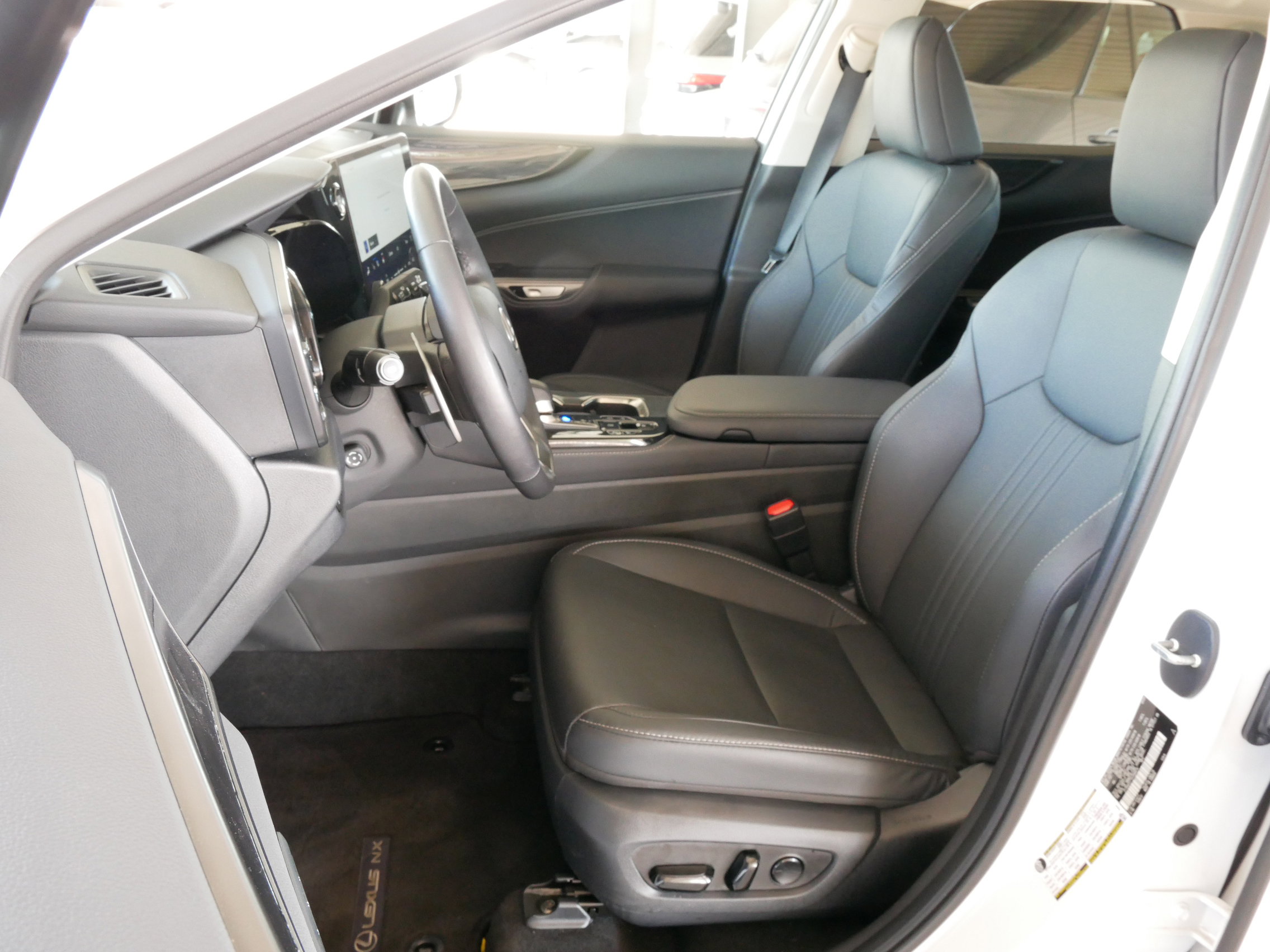 Certified 2025 Lexus NX 350 AWD w/ Cold Area Package image 2