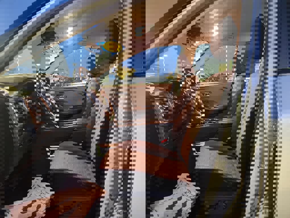 Used 2023 Nissan Rogue SV image 20