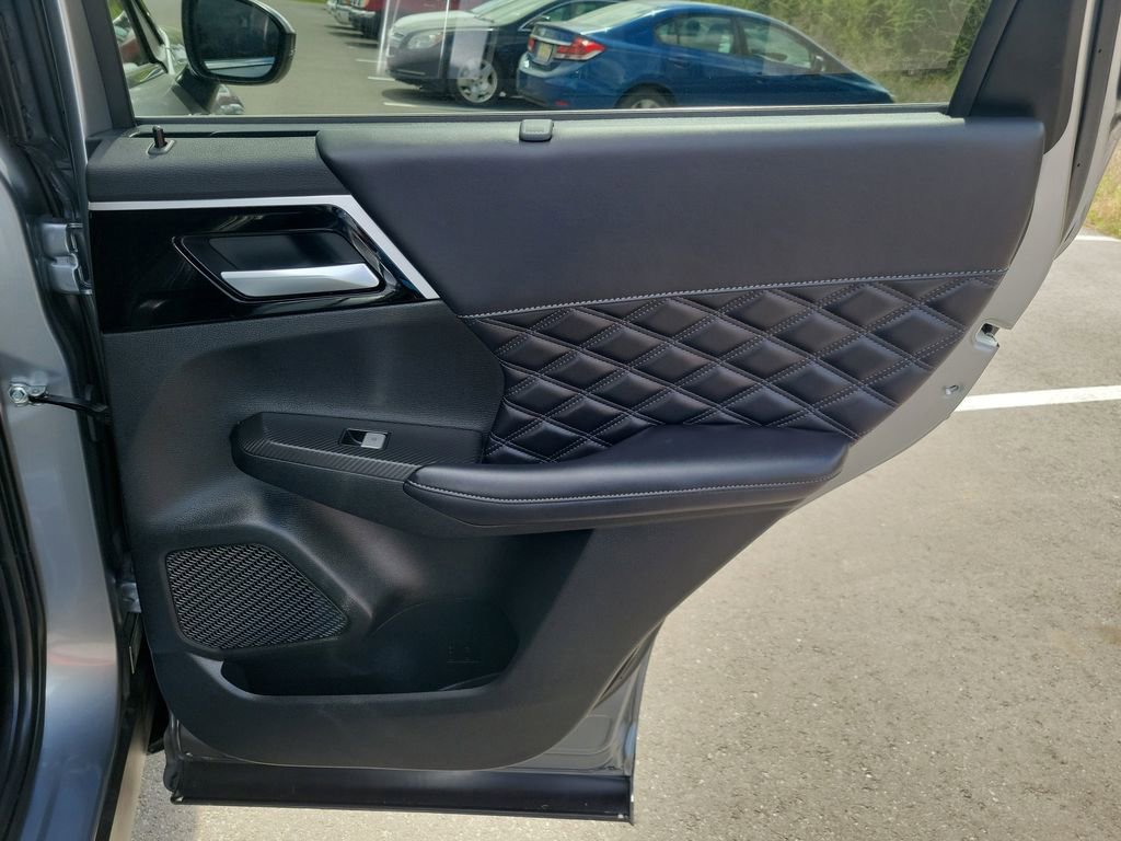 Used 2024 Mitsubishi Outlander SEL image 37