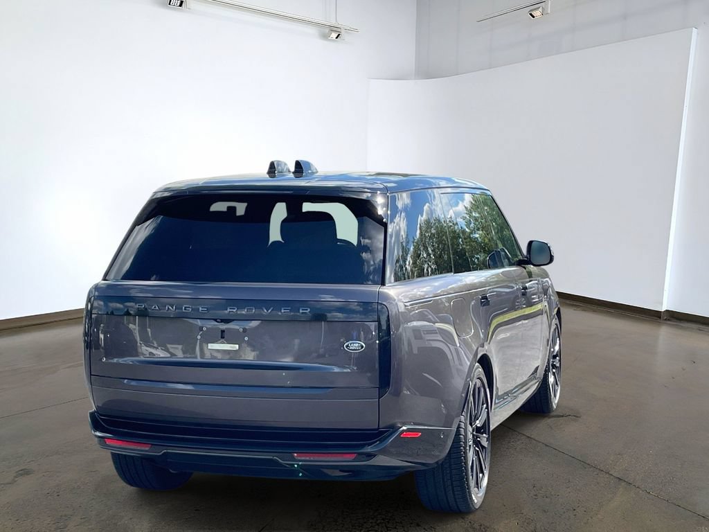 Certified 2023 Land Rover Range Rover Long Wheelbase SE AWD/4WD image 4
