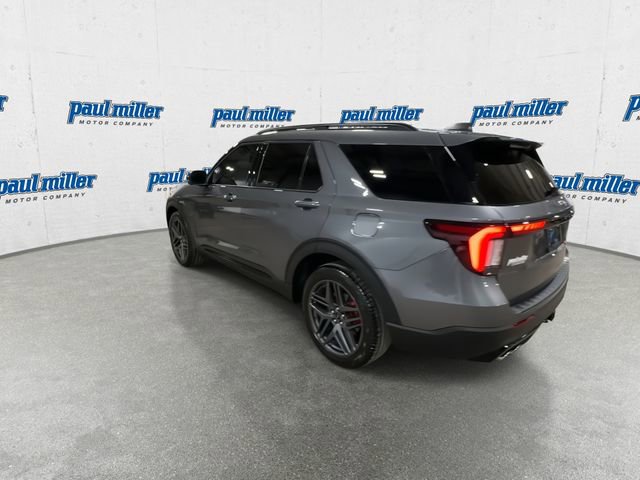 Used 2025 Ford Explorer ST w/ Sun And Sound Package image 8