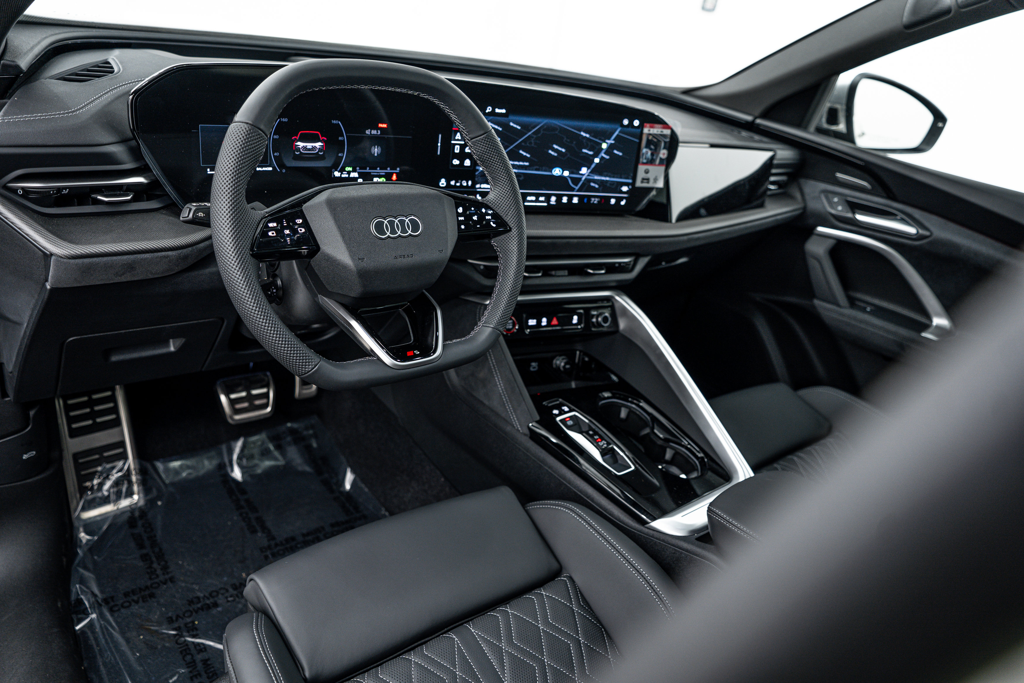 New 2025 Audi SQ5 Premium Plus image 9