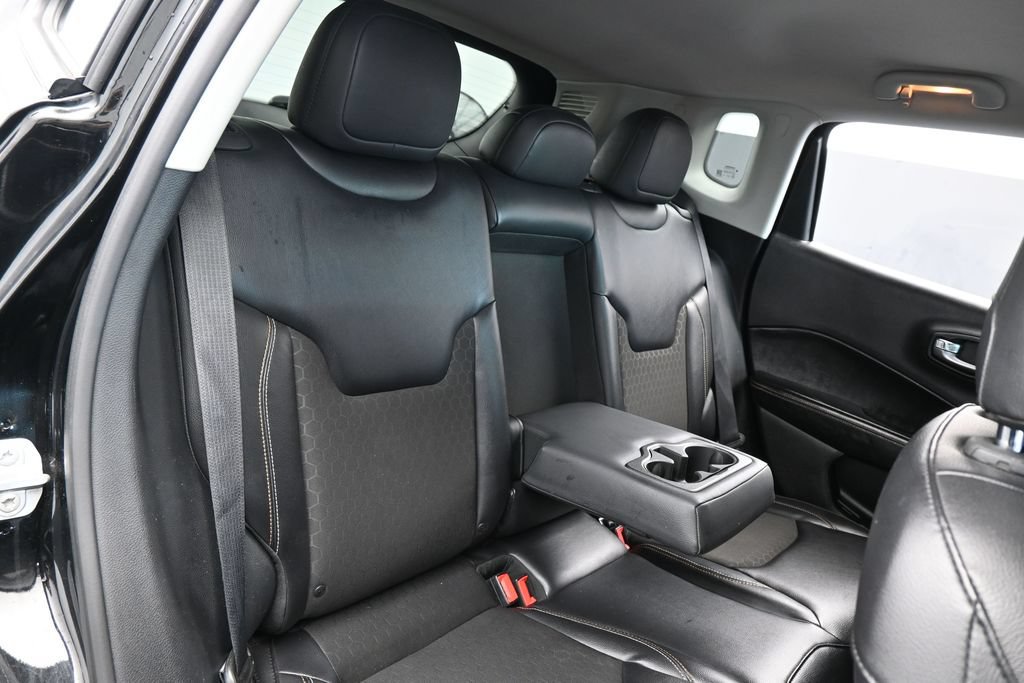 Used 2018 Jeep Compass Latitude w/ Popular Equipment Group AWD/4WD image 40