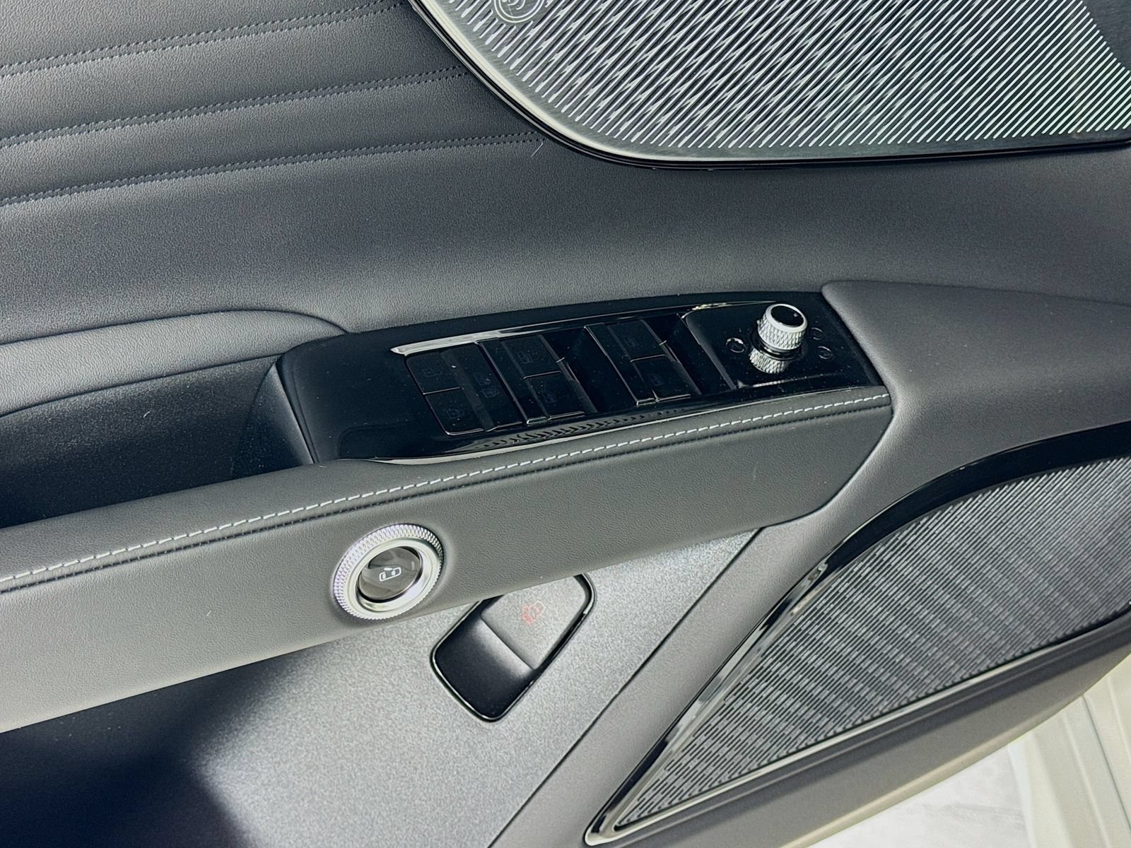 Used 2025 Maserati Grecale GT AWD/4WD image 16