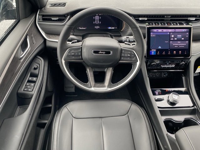 New 2025 Jeep Grand Cherokee Limited image 37
