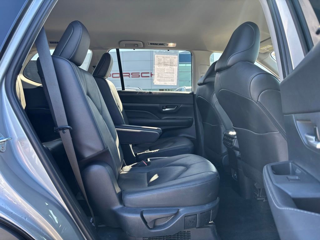 Used 2024 Toyota Grand Highlander Limited image 20