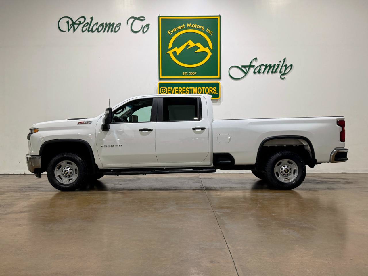 Used 2022 Chevrolet Silverado 2500 W/T w/ WT Convenience Package AWD/4WD image 4