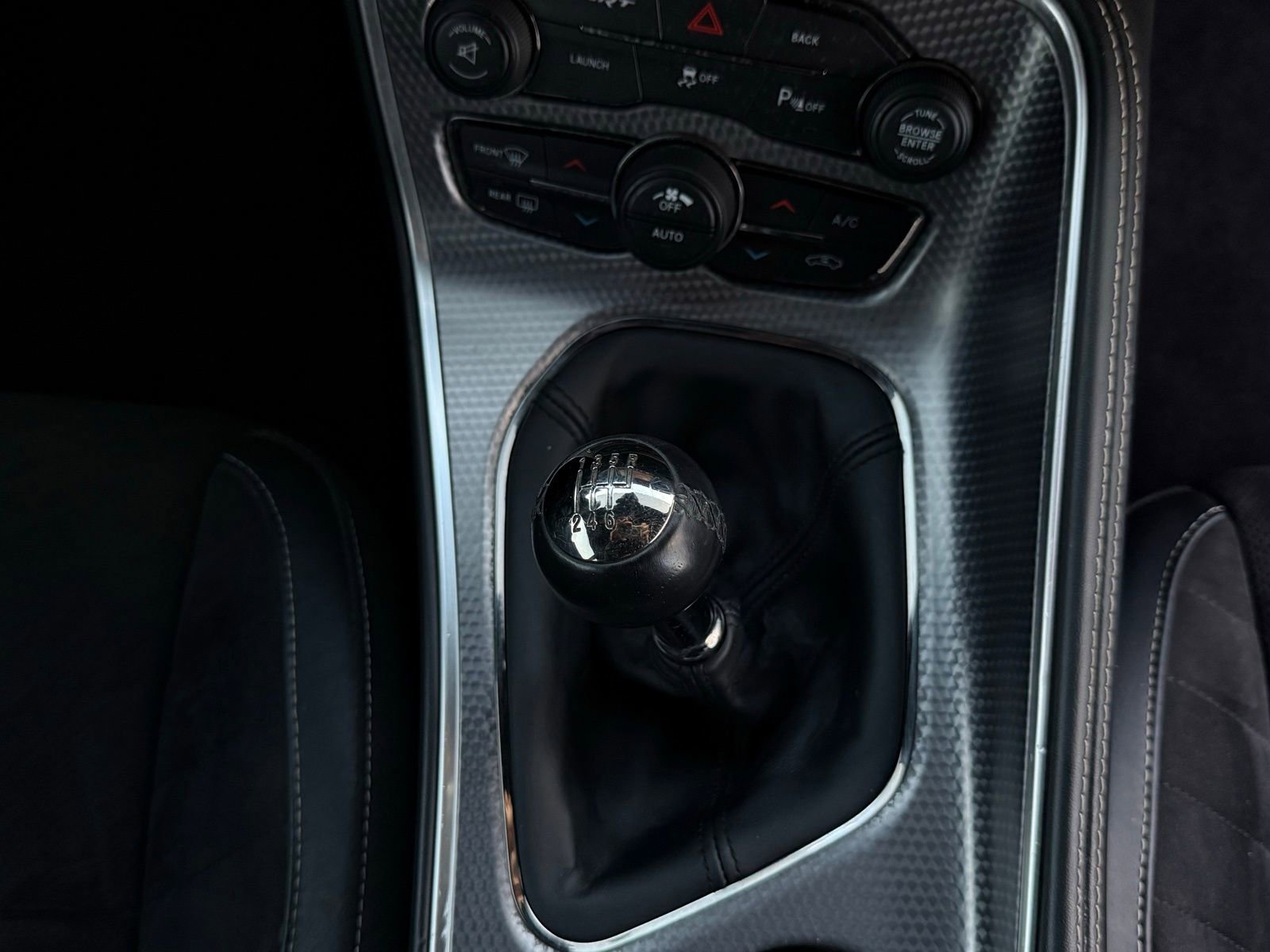 Used 2015 Dodge Challenger SRT Hellcat image 39