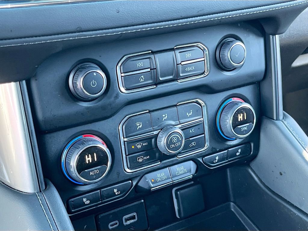 Used 2024 Chevrolet Tahoe LT w/ LT Signature Package image 16