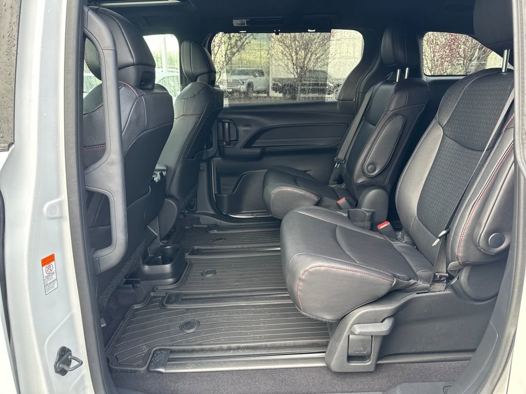 Used 2025 Toyota Sienna XSE w/ XSE Plus Package image 13