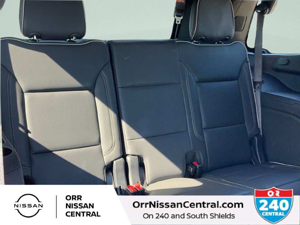 Used 2025 Chevrolet Tahoe Premier AWD/4WD image 13